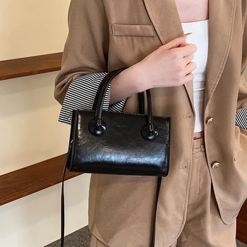 Летние популярные сумки 2023 Новая модная Корейская женская сумка Мини через плечо Ins Универсальная маленькая квадратная сумка в иностранном стиле