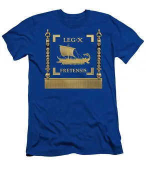 Штандарт триремы 10-го легиона Пролива, синяя футболка с надписью Vexilloid of Legio X Fretensis