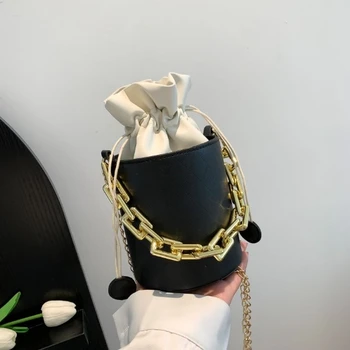 2023 Черная цепочка для рук, женская мини-сумка через плечо, женская спортивная сумка из искусственной ПВХ кожи, роскошная Женская Маленькая сумочка, кошельки
